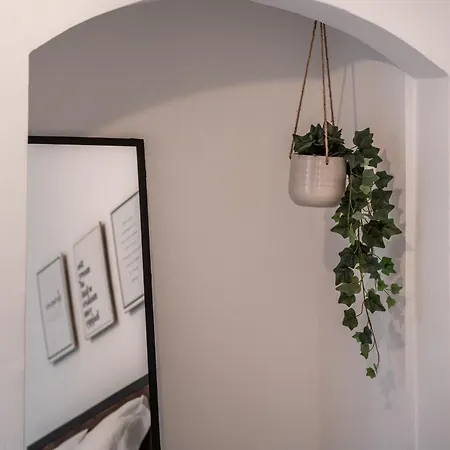Apartamento Lovely 2 Bedroom In The Heart Of